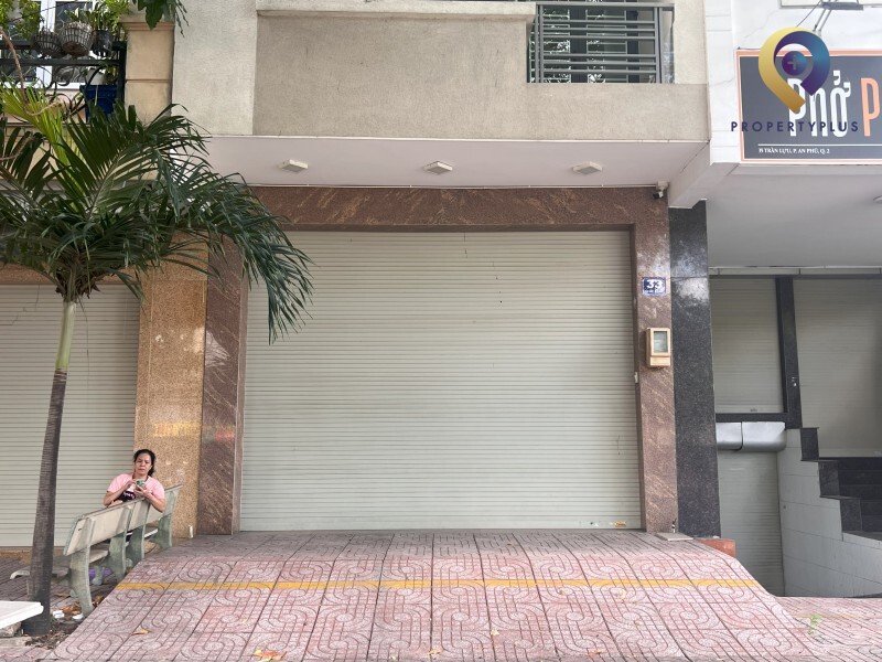 33 Tran Luu Building